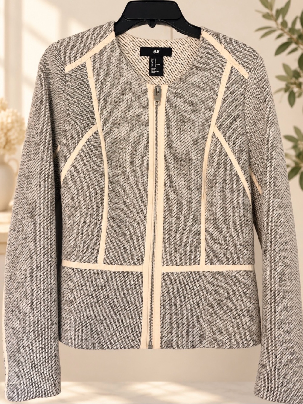 H&M Women’s Textured Zip Jacket Size 12 • Cream & Gray • Modern Structured Style